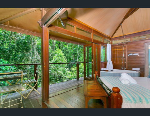 Cairns Rainforest Retreat - Holiday Sunshine Coast 8