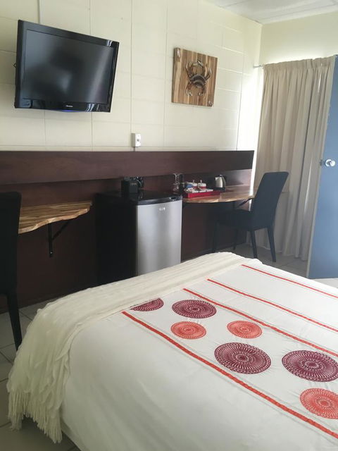 Black Marlin Motel - Sunshine Coast Tourism 24