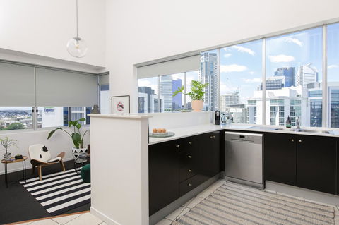 Ridge Apartment Hotel - Sunshine Coast Tourism 16