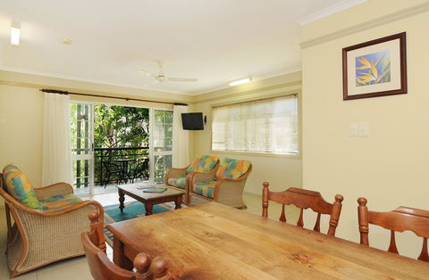 Cairns Queenslander Hotel & Apartments - Sunshine Coast Tourism 27