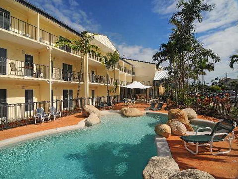 Cairns Queenslander Hotel & Apartments - Sunshine Coast Tourism 1