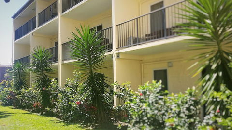 Cairns Queenslander Hotel & Apartments - Sunshine Coast Tourism 32