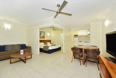 Cairns Queenslander Hotel & Apartments - Sunshine Coast Tourism 9
