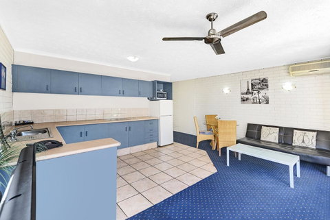 Broadbeach Travel Inn Apartments - Sunshine Coast Tourism 32