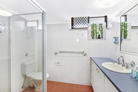 Broadbeach Travel Inn Apartments - Sunshine Coast Tourism 34