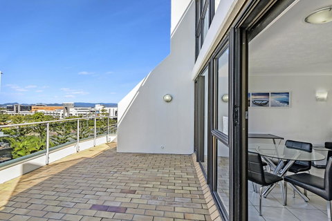 Broadbeach Travel Inn Apartments - Sunshine Coast Tourism 8