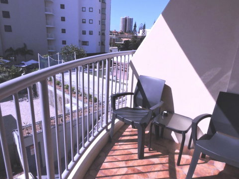Broadbeach Travel Inn Apartments - Sunshine Coast Tourism 42