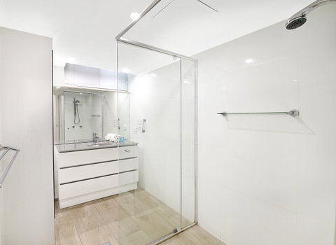 Broadbeach Travel Inn Apartments - Sunshine Coast Tourism 14