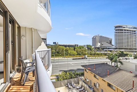 Broadbeach Travel Inn Apartments - Sunshine Coast Tourism 26