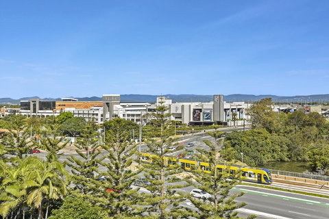 Broadbeach Travel Inn Apartments - Sunshine Coast Tourism 7