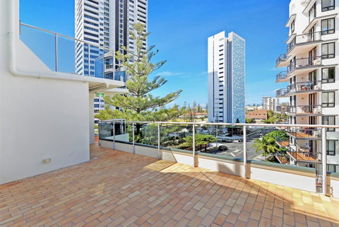 Broadbeach Travel Inn Apartments - Sunshine Coast Tourism 5
