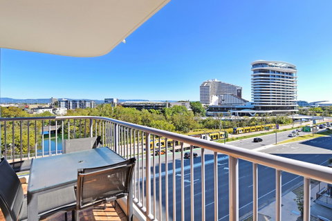 Broadbeach Travel Inn Apartments - Sunshine Coast Tourism 0