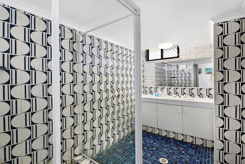 Broadbeach Travel Inn Apartments - Sunshine Coast Tourism 21