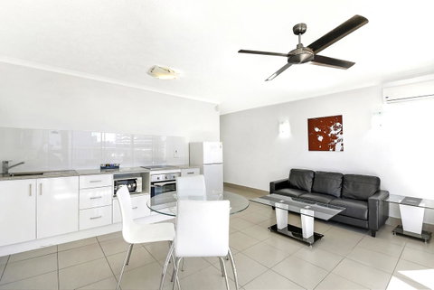 Broadbeach Travel Inn Apartments - Sunshine Coast Tourism 27