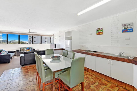 Broadbeach Travel Inn Apartments - Sunshine Coast Tourism 18