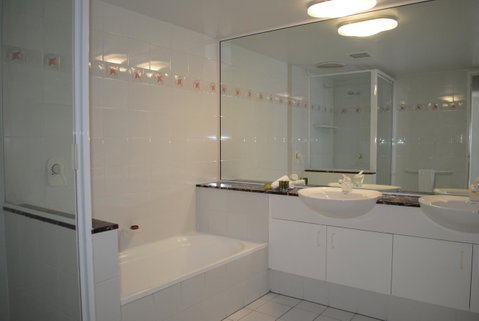 BeachView Apartments At Villa Paradiso - Sunshine Coast Tourism 5