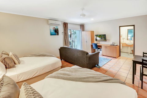 Coral Tree Inn - Sunshine Coast Tourism 15