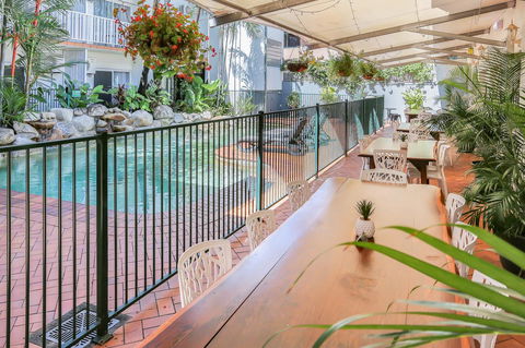 Coral Tree Inn - Sunshine Coast Tourism 4
