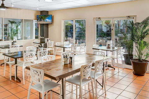 Coral Tree Inn - Sunshine Coast Tourism 26