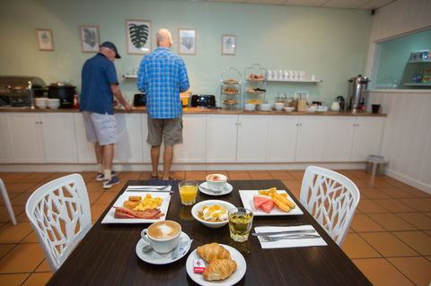 Coral Tree Inn - Sunshine Coast Tourism 8