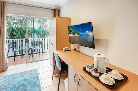 Coral Tree Inn - Sunshine Coast Tourism 12