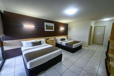 Reef Gateway Hotel - Sunshine Coast Tourism 6
