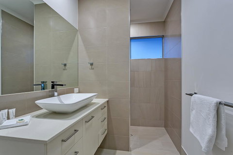 Oceans Edge Holiday Home - Sunshine Coast Tourism 14