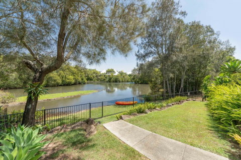 Waterfront Theme Park Getaway - Sunshine Coast Tourism 20