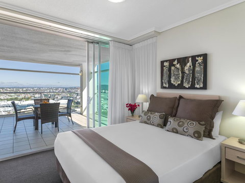 Oaks Brisbane Casino Tower Suites - Sunshine Coast Tourism 9