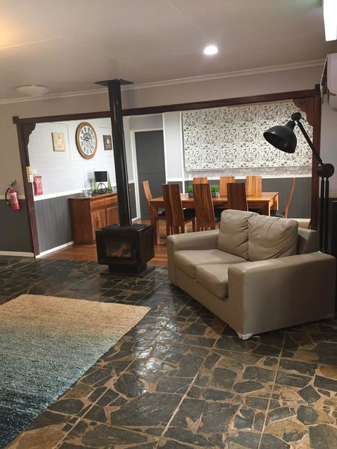 Malanda Manor Guesthouse - Holiday Sunshine Coast 21