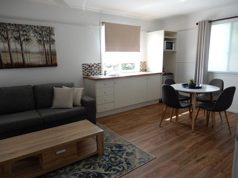 Malanda Manor Guesthouse - Holiday Sunshine Coast 18