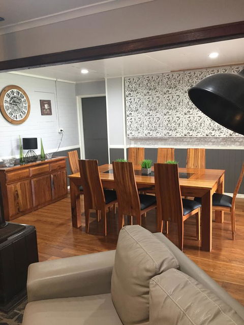 Malanda Manor Guesthouse - Holiday Sunshine Coast 9