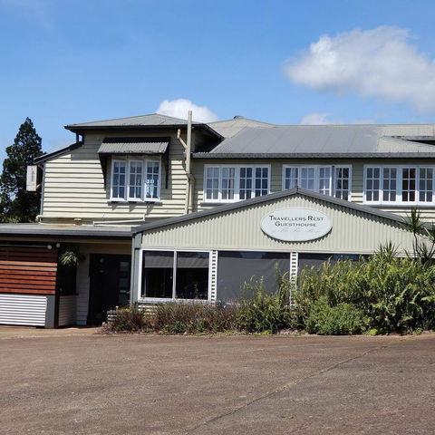Malanda Manor Guesthouse - Holiday Sunshine Coast 4