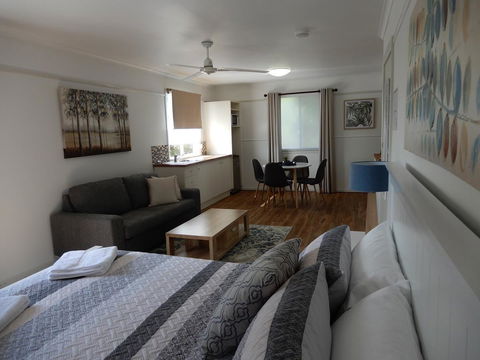 Malanda Manor Guesthouse - Holiday Sunshine Coast 19