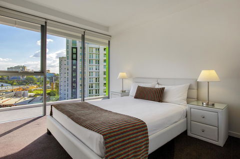 Code Apartments - Holiday Sunshine Coast 24