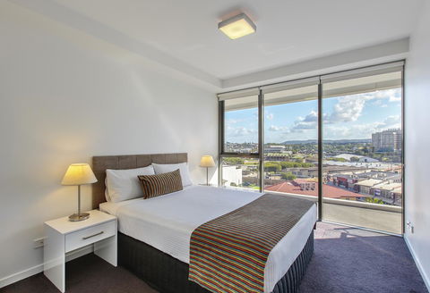 Code Apartments - Holiday Sunshine Coast 4