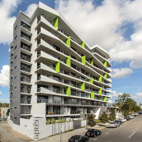 Code Apartments - Holiday Sunshine Coast 8