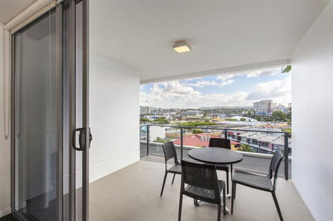 Code Apartments - Holiday Sunshine Coast 39