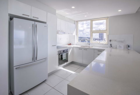 84 The Spit Holiday Apartments - Sunshine Coast Tourism 7