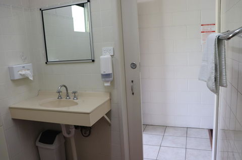 YAL Cairns - A Motel That Makes A Difference - Sunshine Coast Tourism 20