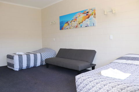 YAL Cairns - A Motel That Makes A Difference - Sunshine Coast Tourism 23