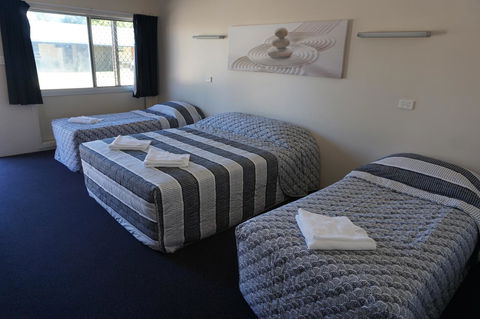 YAL Cairns - A Motel That Makes A Difference - Sunshine Coast Tourism 1