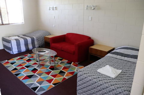 YAL Cairns - A Motel That Makes A Difference - Sunshine Coast Tourism 3