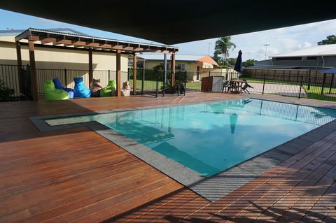YAL Cairns - A Motel That Makes A Difference - Sunshine Coast Tourism 0