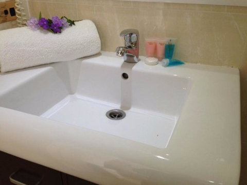 Novena Palms Motel - Holiday Sunshine Coast 1