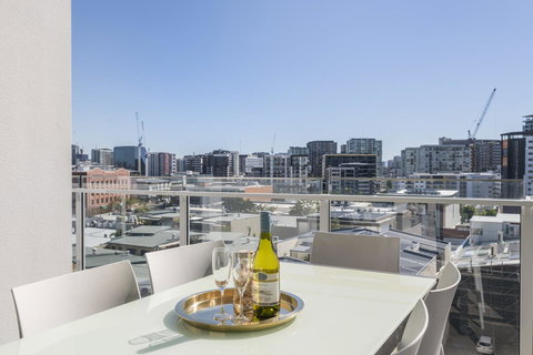 DoubleOne3 Apartments - Sunshine Coast Tourism 4