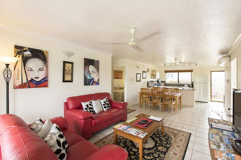 Marcol Place Holiday Apartments - Sunshine Coast Tourism 16