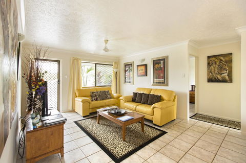 Marcol Place Holiday Apartments - Sunshine Coast Tourism 3