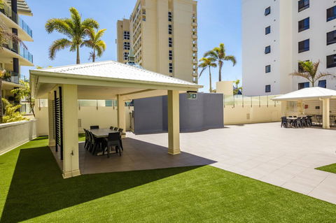 Jack And Newell Holiday Apartments - Holiday Sunshine Coast 5