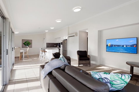 Oasis Apartments On Hamilton Island By HIHA - Sunshine Coast Tourism 33